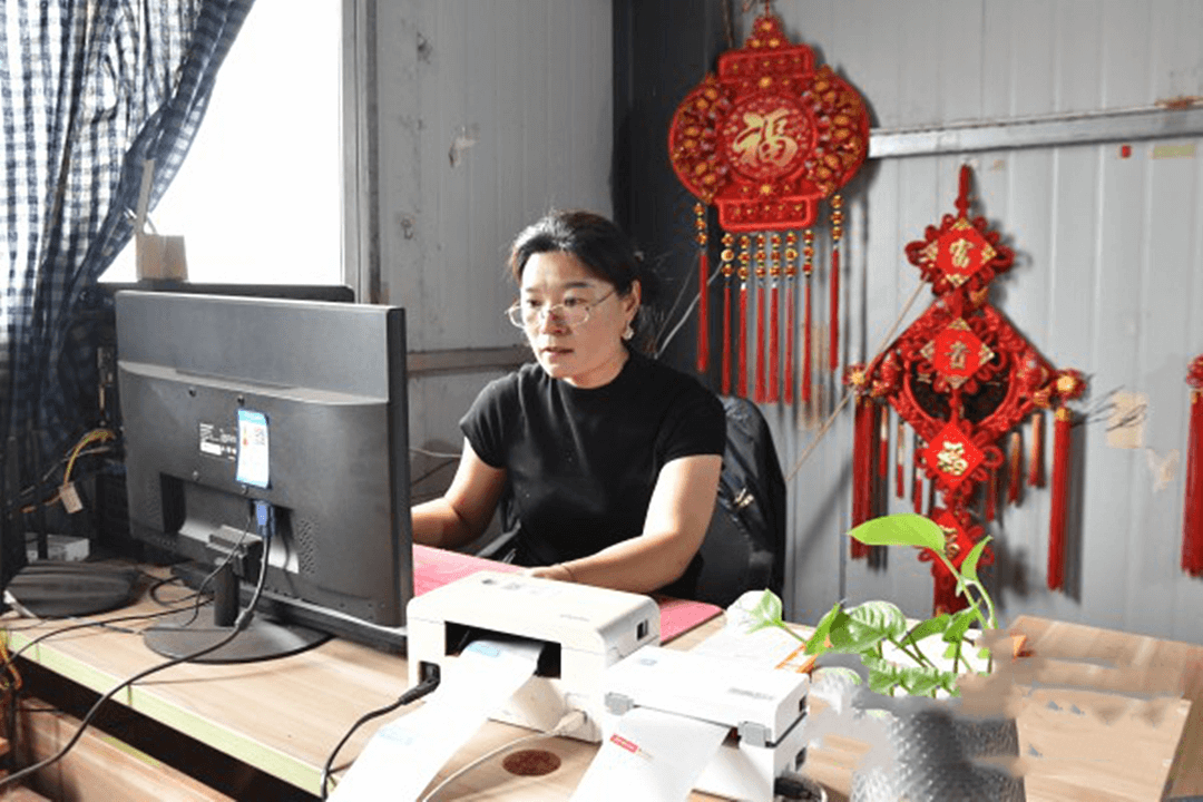 刘青秀：带领乡亲走上致富路的“好邻居”